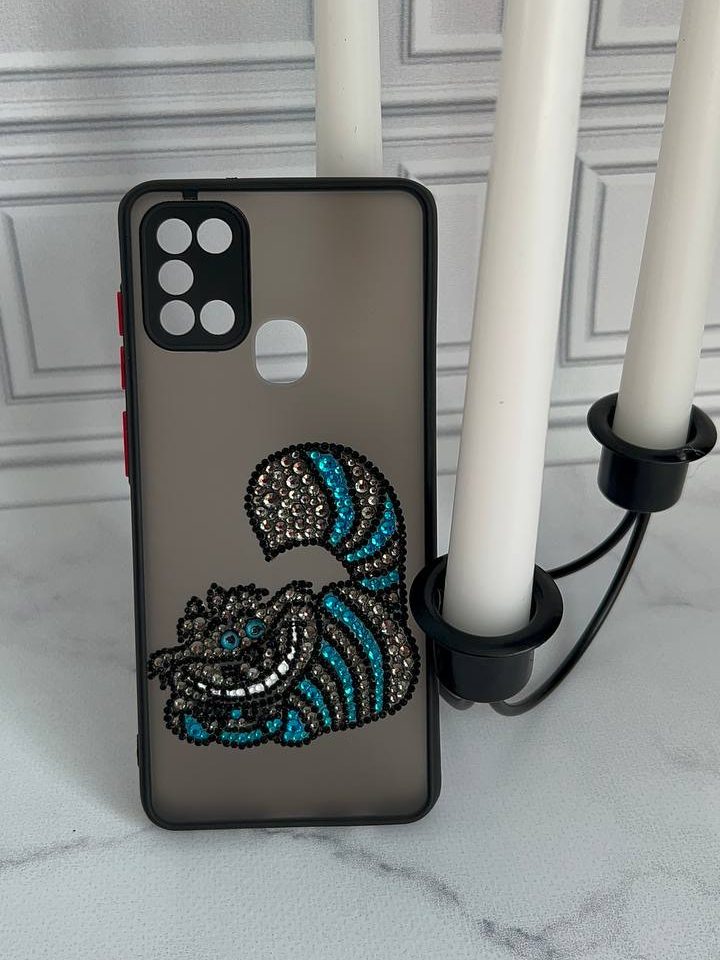 стразы «падают»